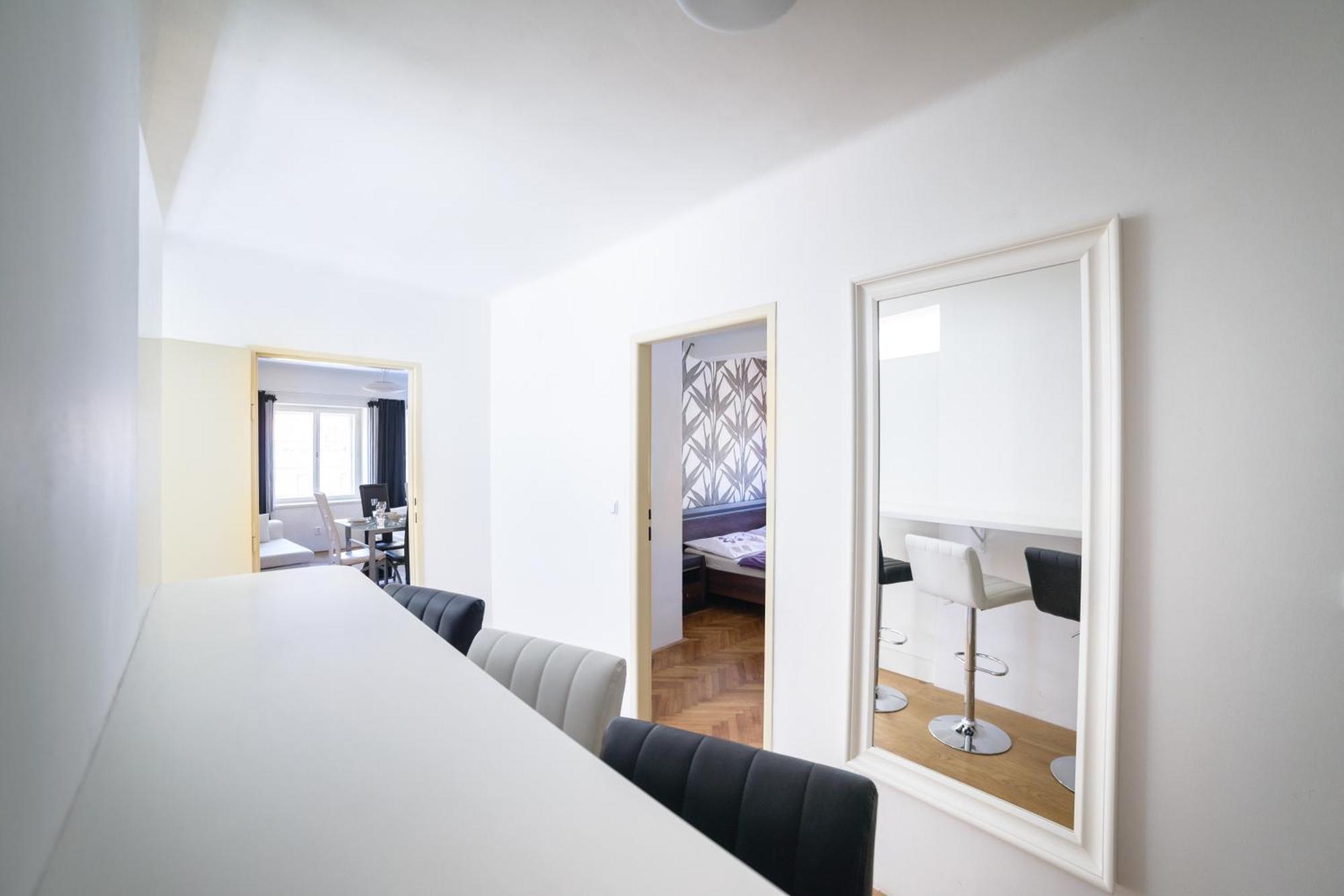 Apartments Old Town Square 27 Prague Room photo